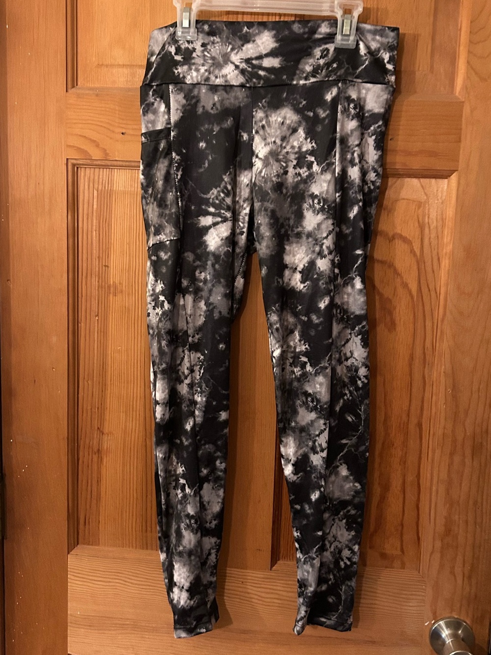 Black & White Tie-Dye Leggings